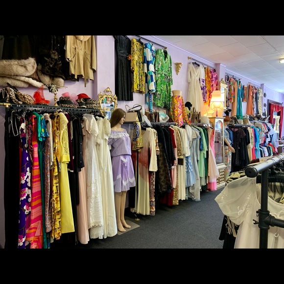 Meet your Posher, Carlos & Selah! - Picture 5 of 8